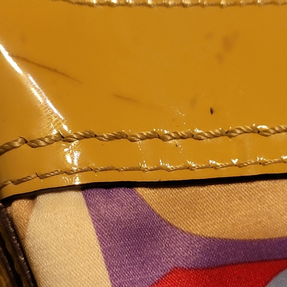 Coach Signature Handbag - Picture 8 of 9